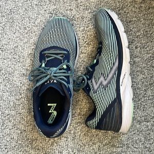 361 Fantom women’s running shoes size 11